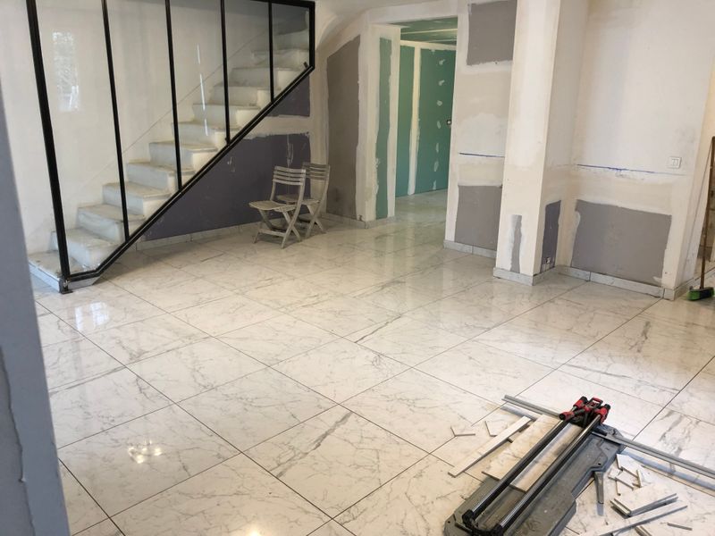 Avant : Plateau 80 m² — modernisation du rez-de-chaussée