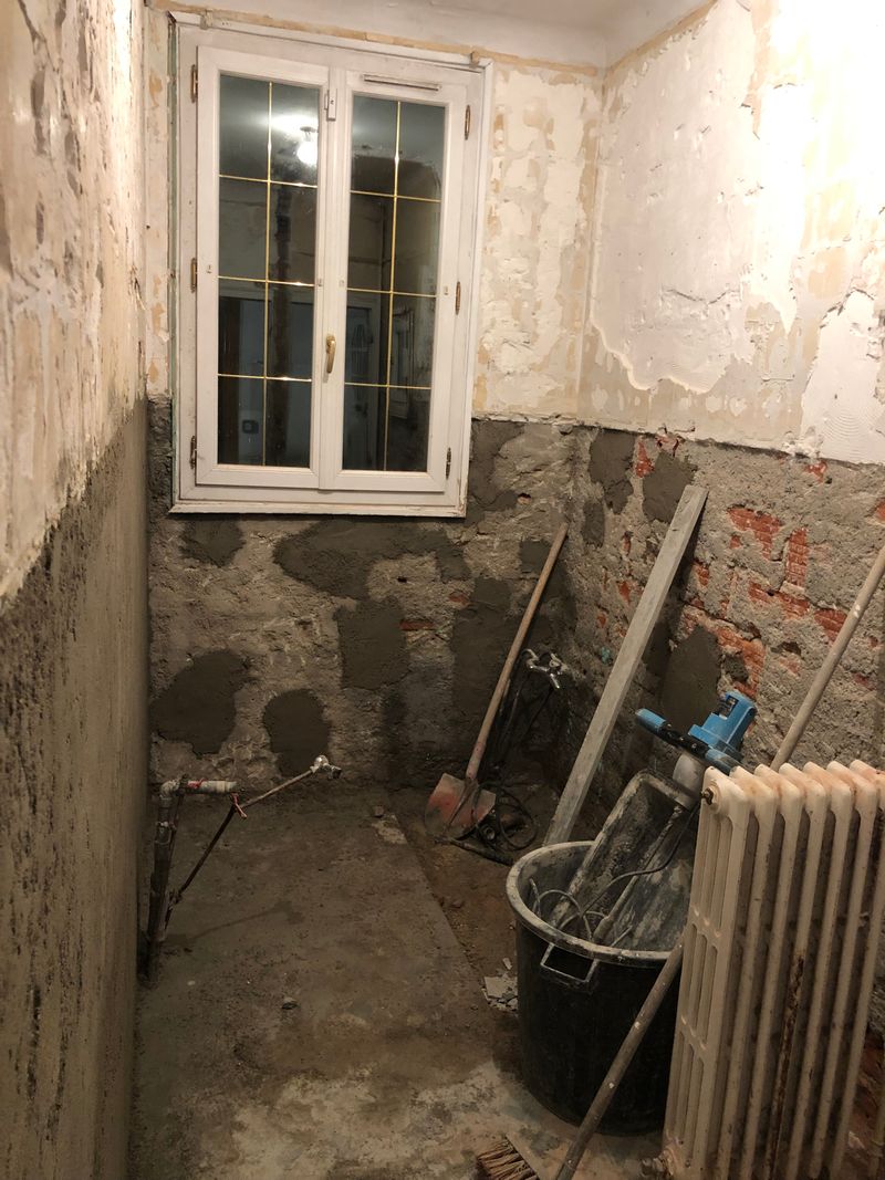 Avant : Rénovation salle de bain — avant, pendant et après